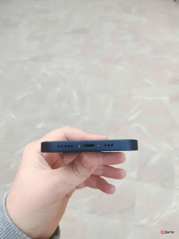 IPhone 13, 256 гб, чёрного цвета