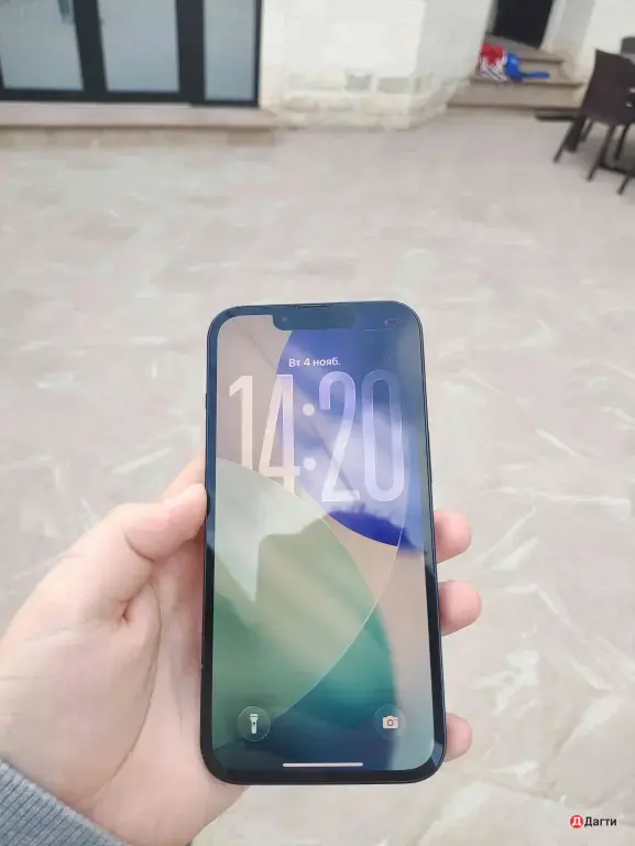 IPhone 13, 256 гб, чёрного цвета