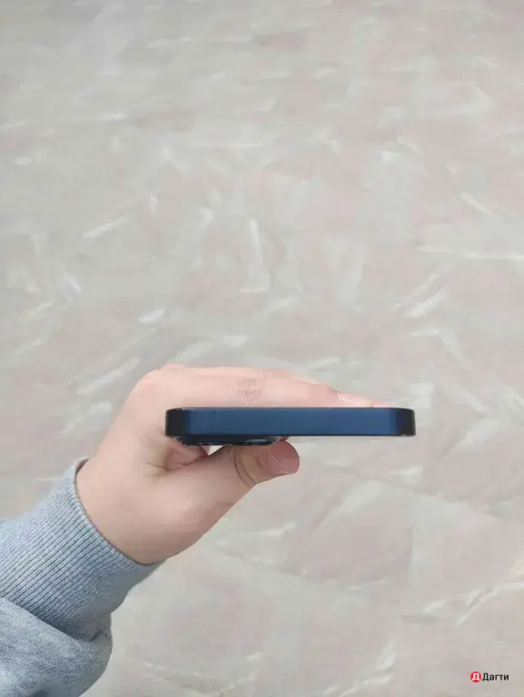 IPhone 13, 256 гб, чёрного цвета