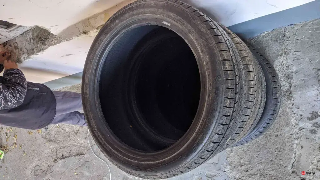 зимние шины 235/45/18