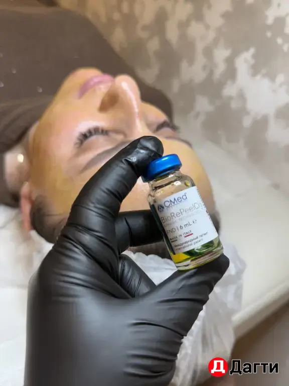 нужны модели косметологу