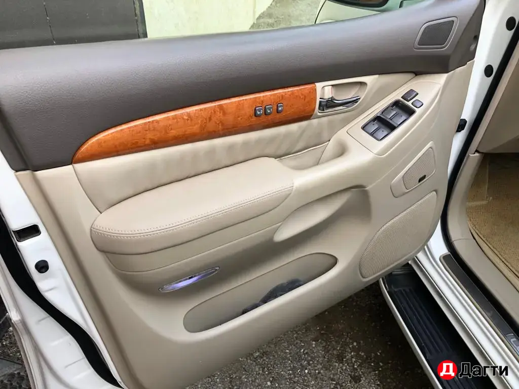 Lexus GX, 2004 года