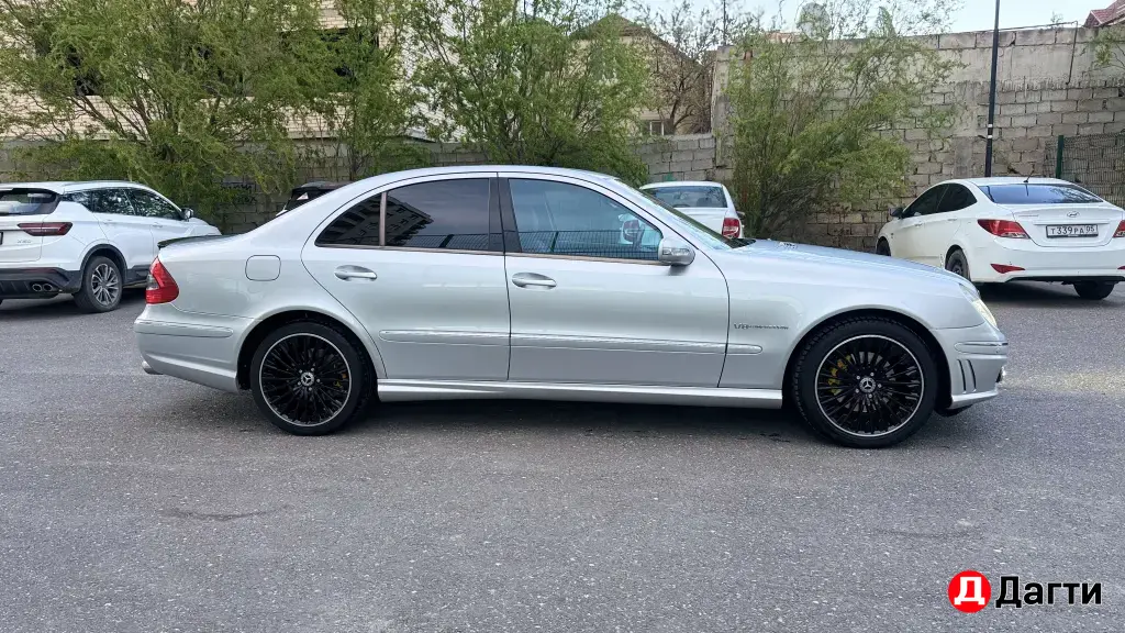 Mercedes-Benz E-Класс, 2005 года