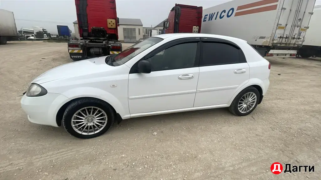 Chevrolet Lacetti, 2012 года