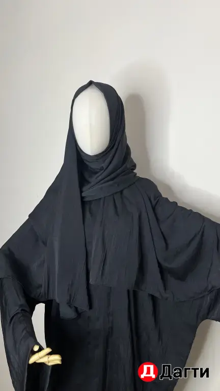 Абая с шарфом