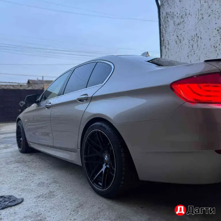 BMW 5 серии, 2011 года