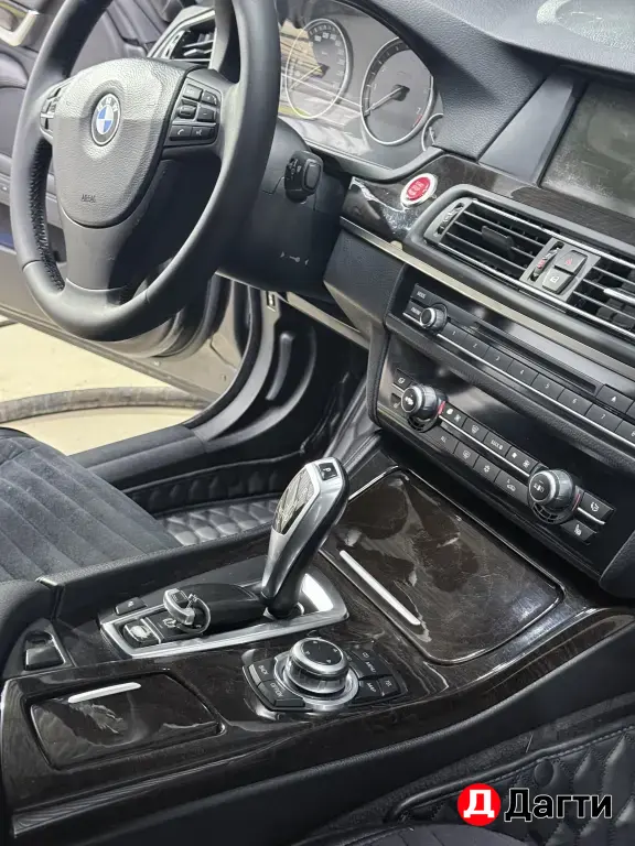 BMW 5 серии, 2011 года