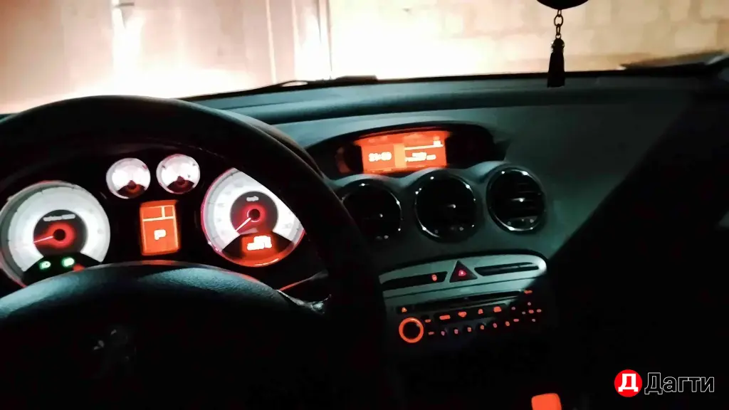 Peugeot 308, 2009 года