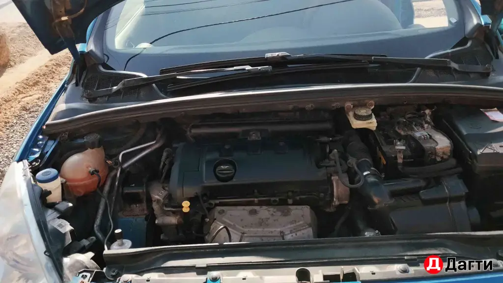 Peugeot 308, 2009 года