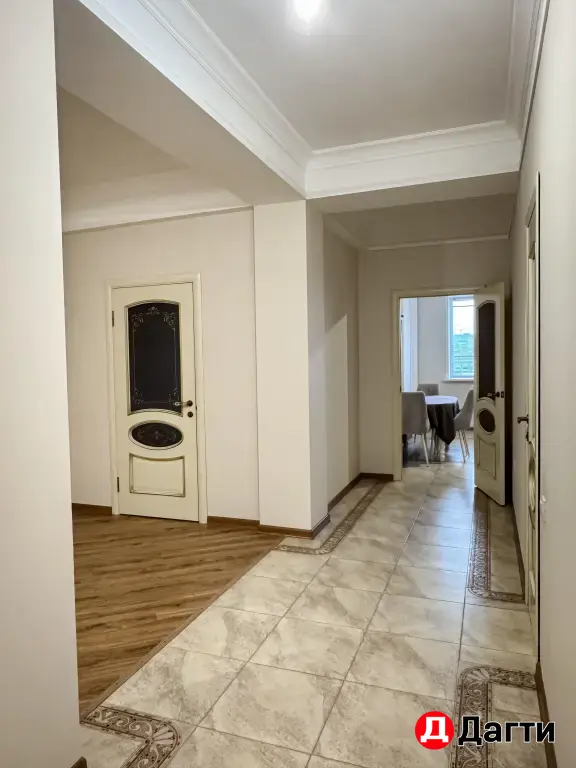 продается 3-х комнатная квартира у моря