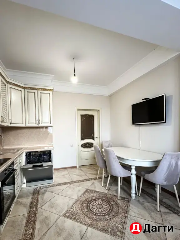 продается 3-х комнатная квартира у моря