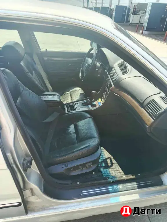 BMW 7 серии, 1996 года