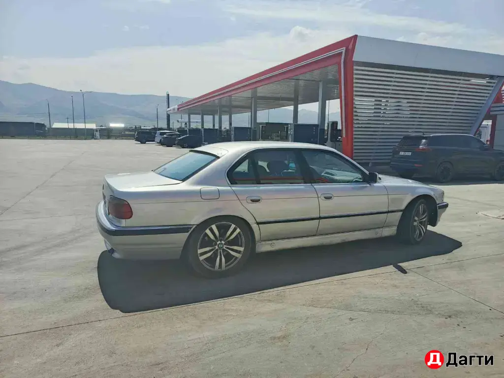 BMW 7 серии, 1996 года