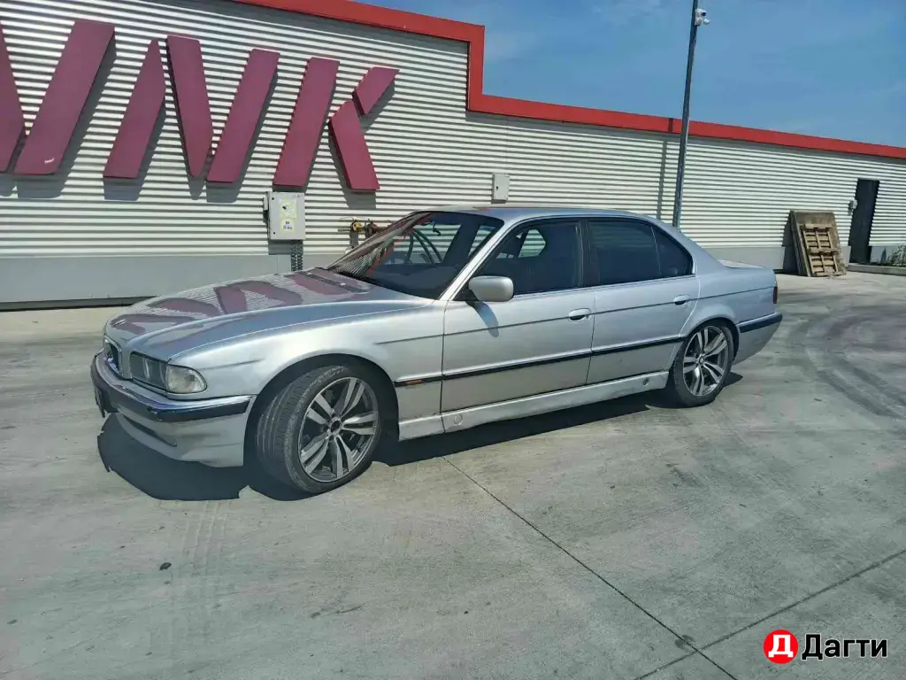 BMW 7 серии, 1996 года