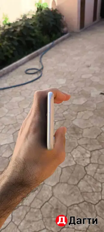 iPhone XR на 64 Гб