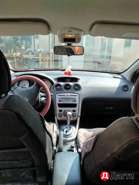 Peugeot 308, 2009 года
