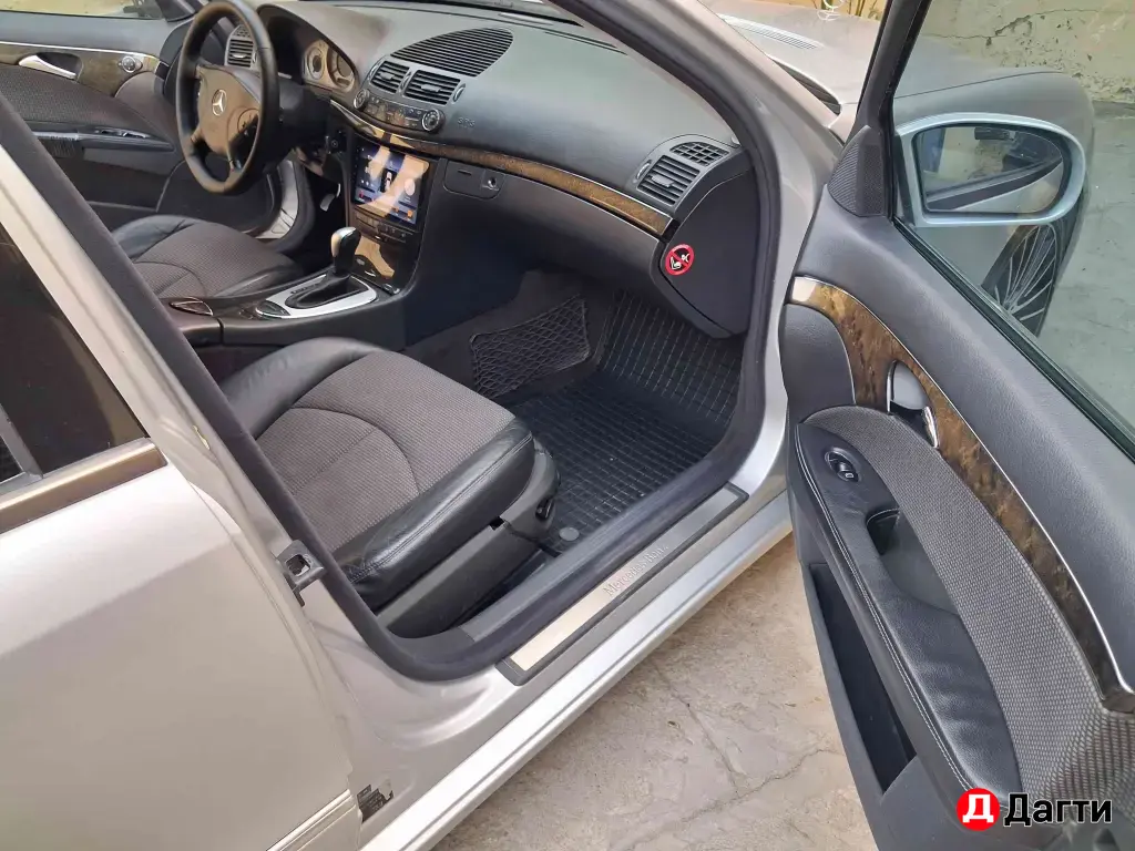 Mercedes-Benz E-Класс, 2003 года