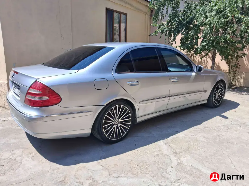 Mercedes-Benz E-Класс, 2003 года