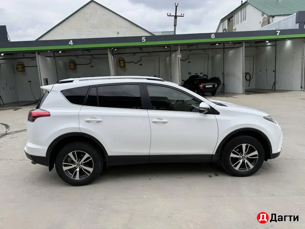 Toyota RAV4, 2018 года