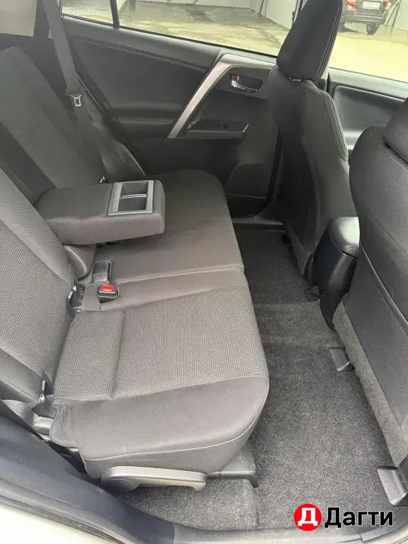 Toyota RAV4, 2018 года