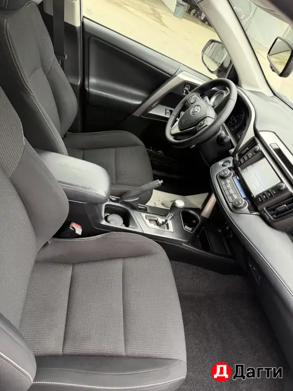 Toyota RAV4, 2018 года