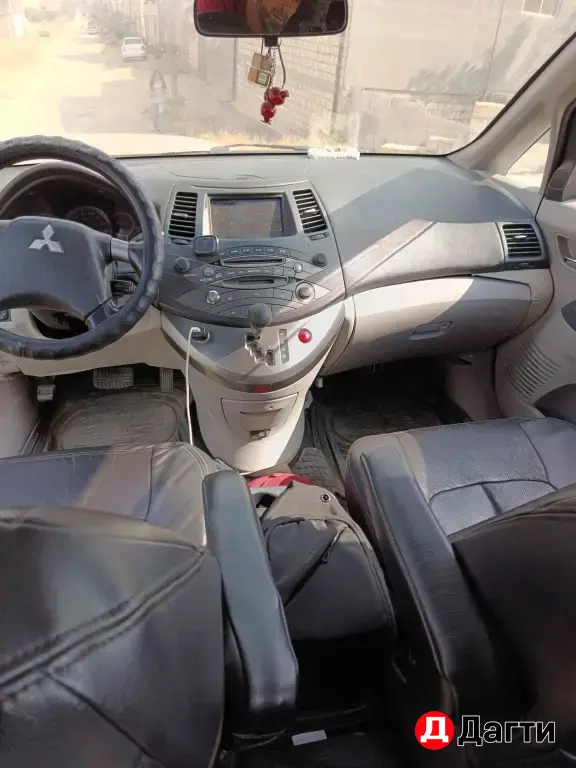Mitsubishi Grandis, 2005 года