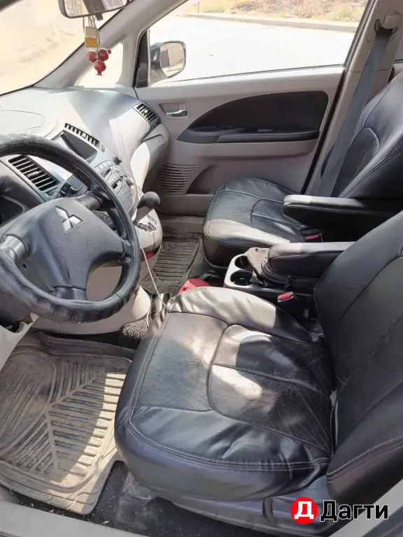 Mitsubishi Grandis, 2005 года