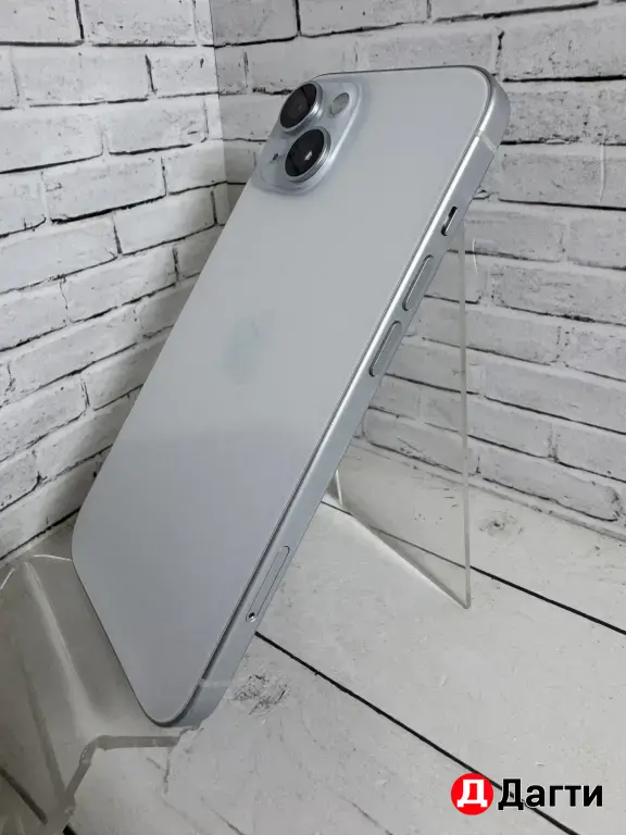 iPhone 15 128GB White.