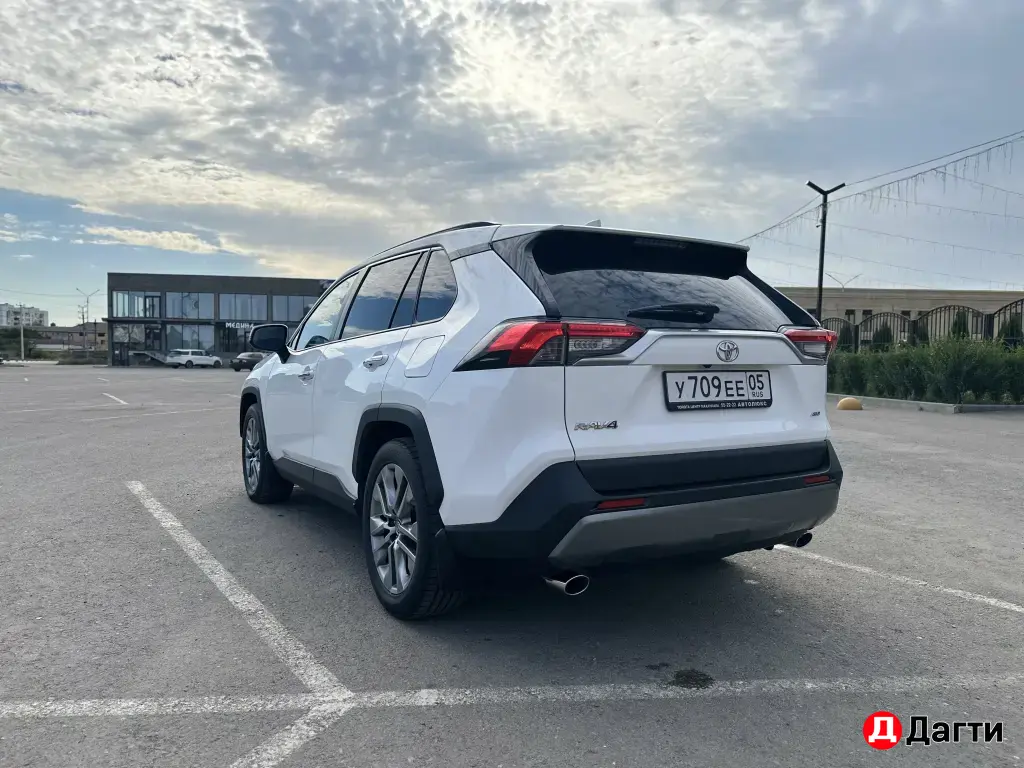 Toyota RAV4, 2020 года
