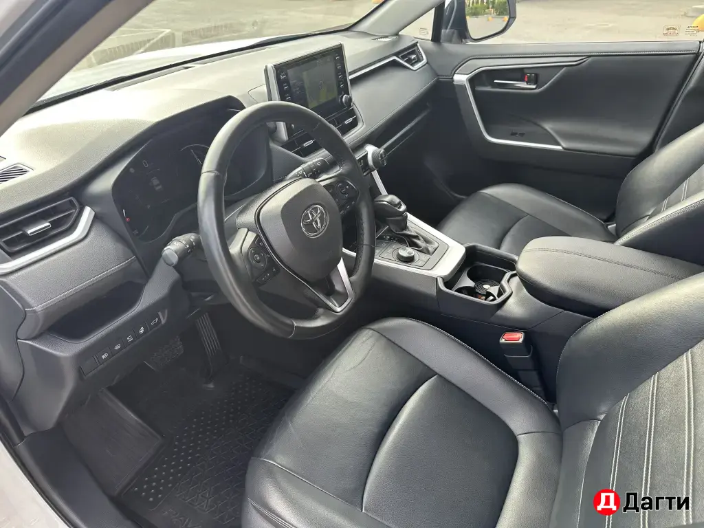 Toyota RAV4, 2020 года