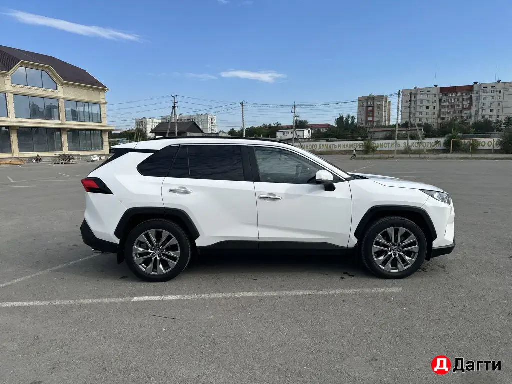 Toyota RAV4, 2020 года