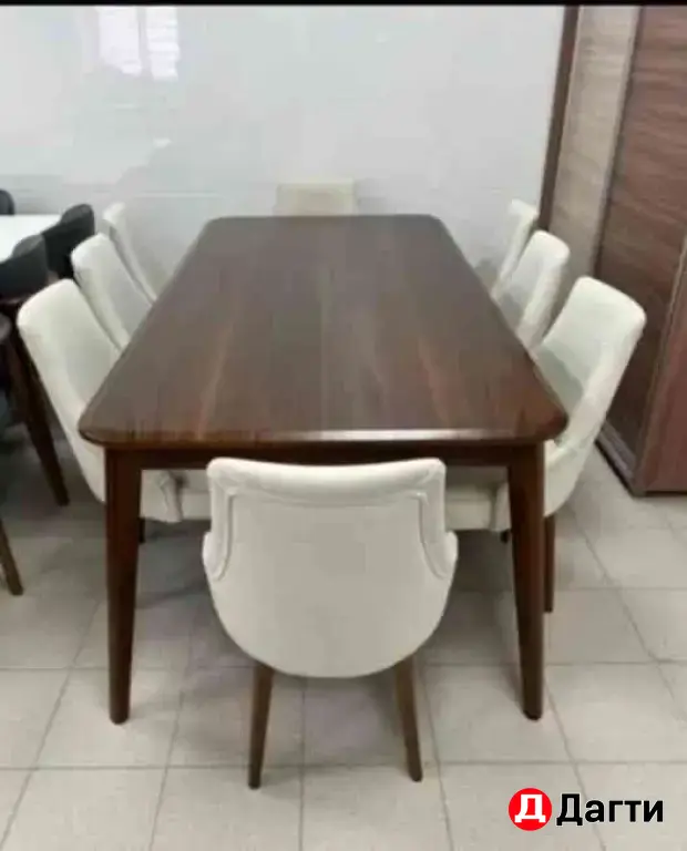 Столы и стулья