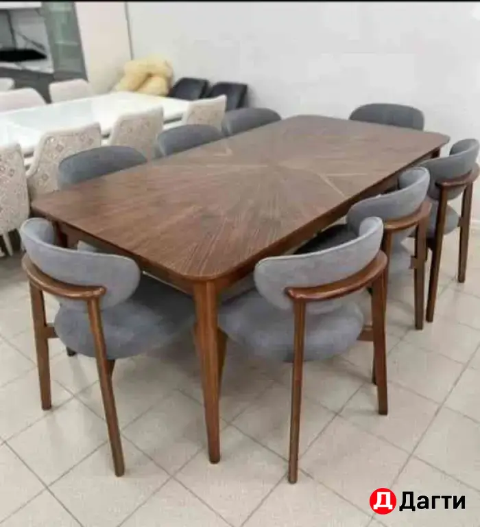 Столы и стулья