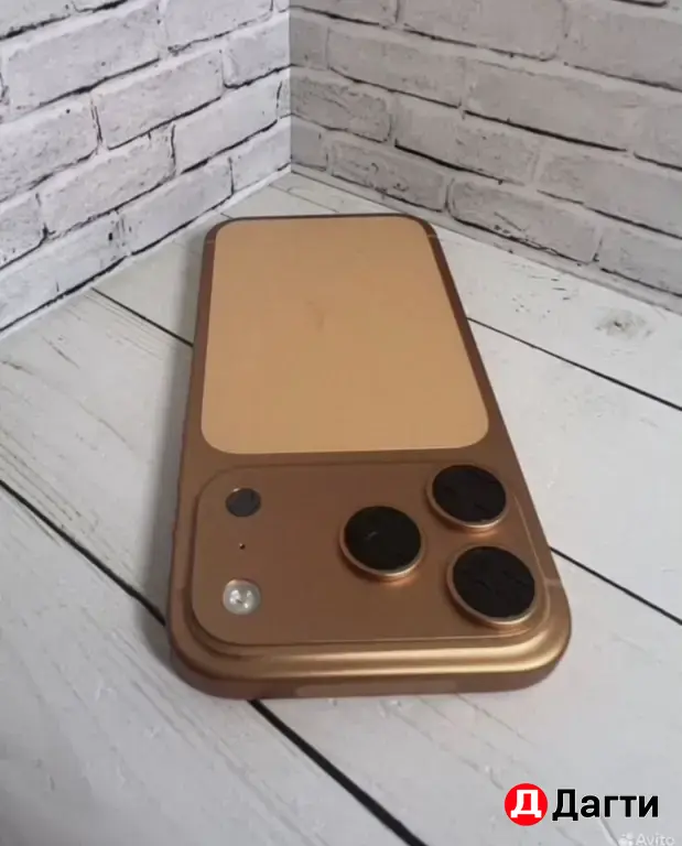 iPhone 17 Pro 1 TB Cosmic Orange.