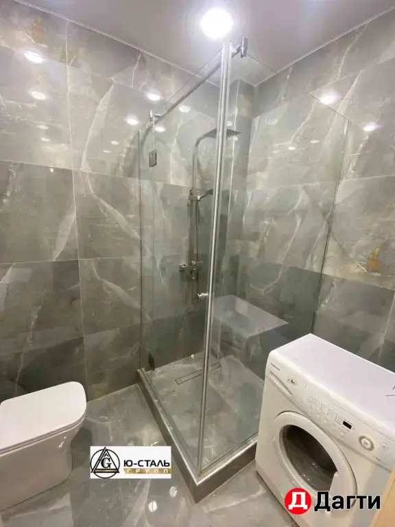 Душевые кабины / перегородки из стекла