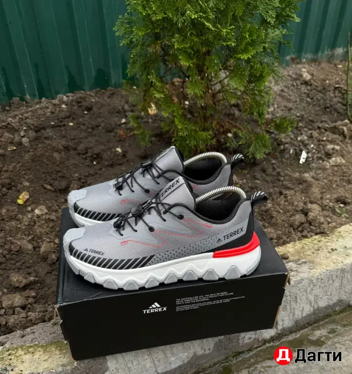 adidas кроссовки