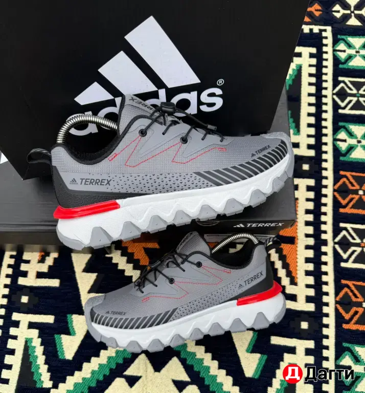 adidas кроссовки