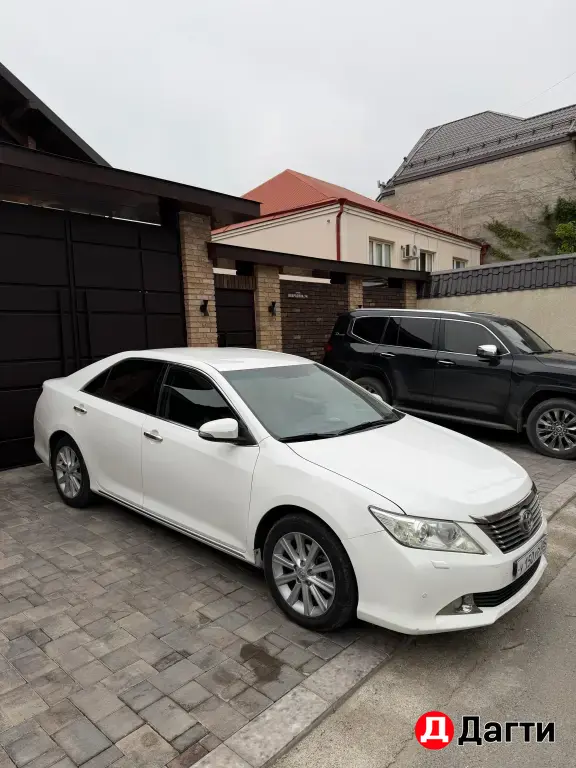 Toyota Camry, 2013 года