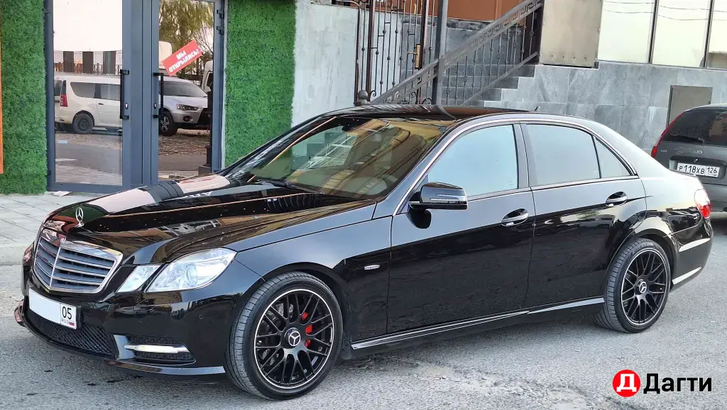 Mercedes-Benz E-Класс, 2011 года