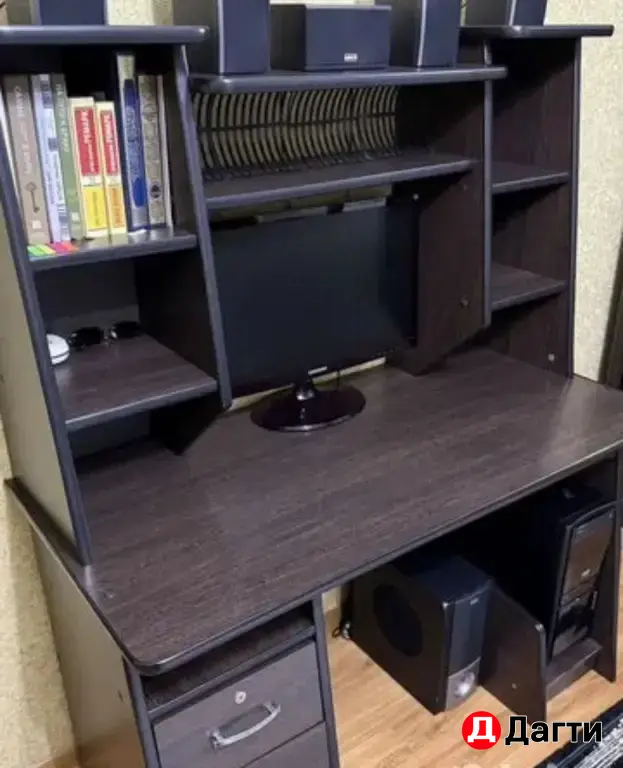 компьтерный стол