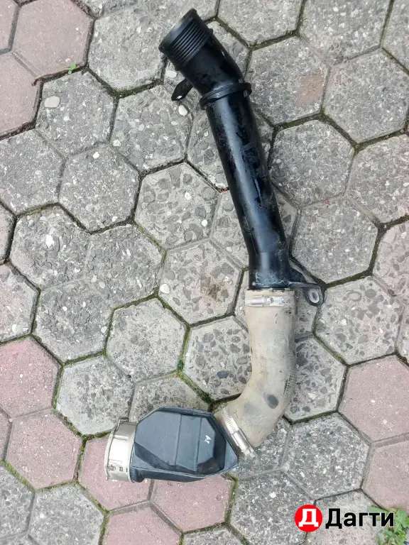 патрубок интеркулера турбины geely monjaro