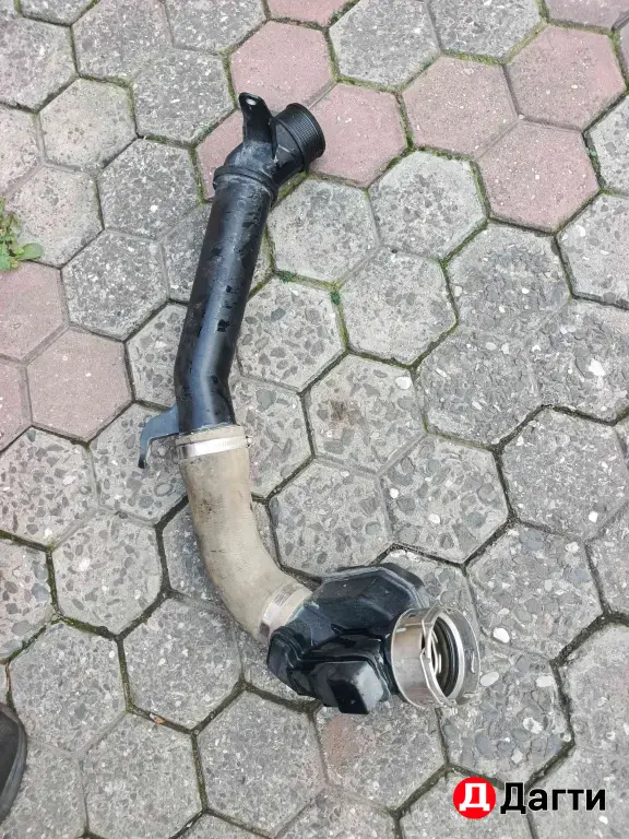 патрубок интеркулера турбины geely monjaro