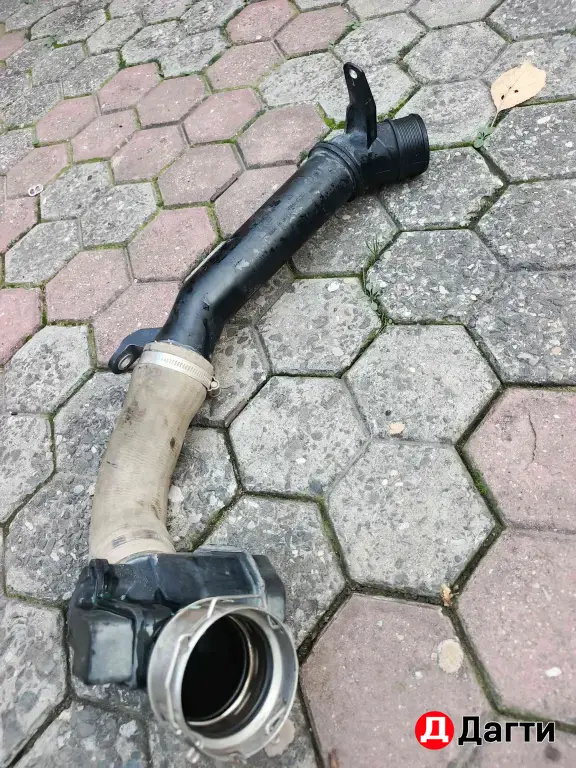 патрубок интеркулера турбины geely monjaro