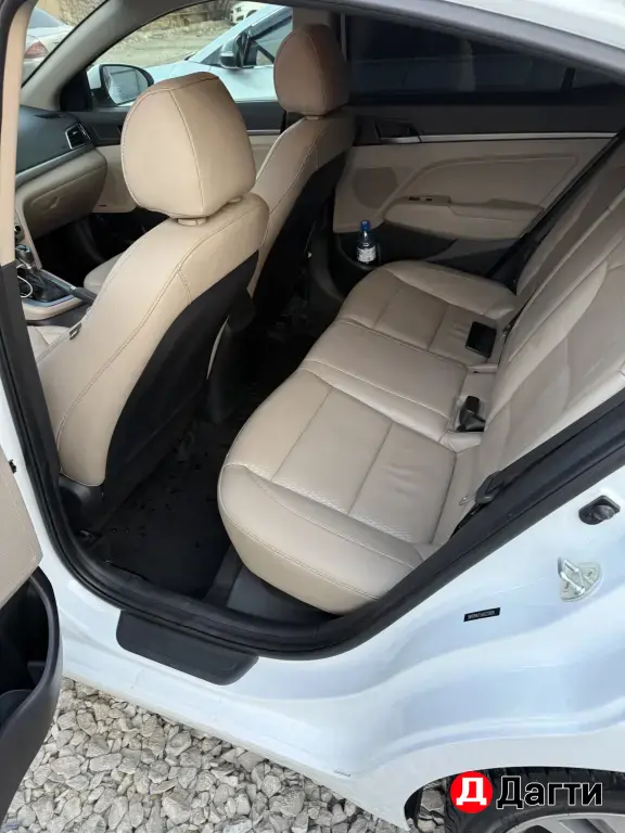 Hyundai Elantra, 2017 года