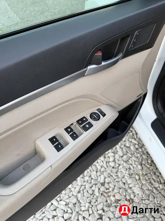 Hyundai Elantra, 2017 года