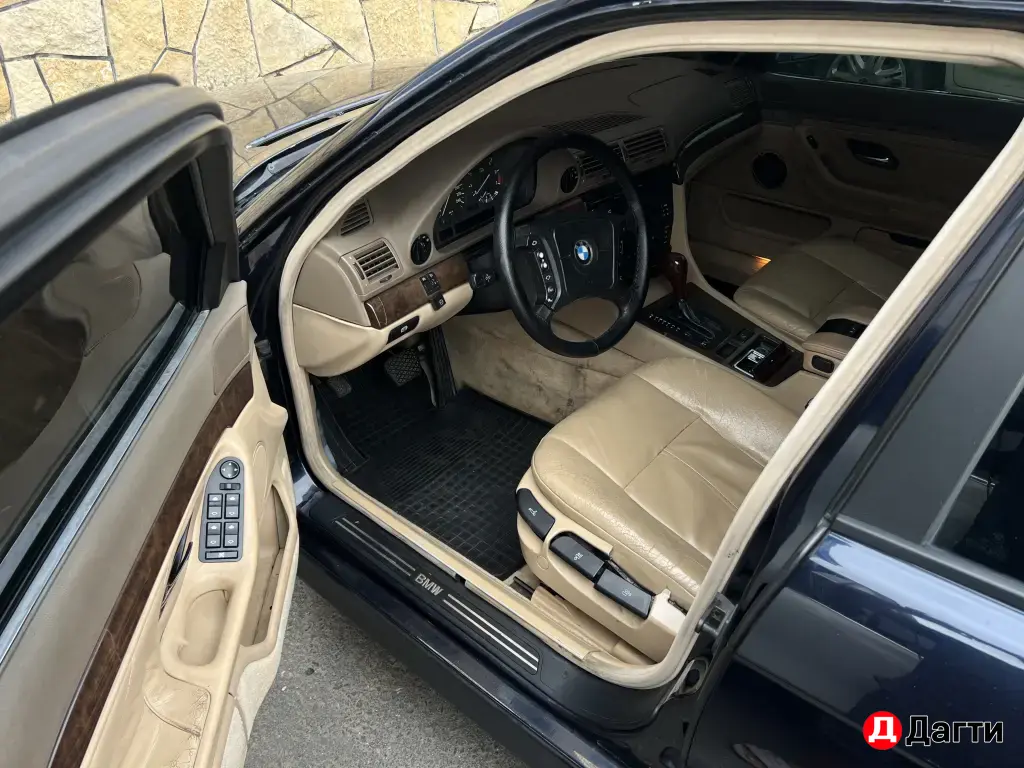 BMW 7 серии, 1996 года
