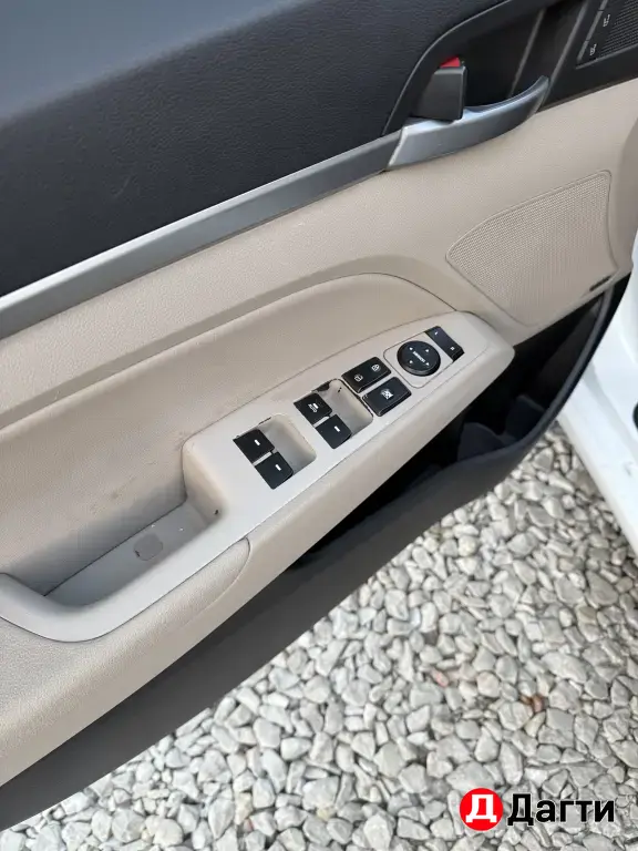 Hyundai Elantra, 2017 года