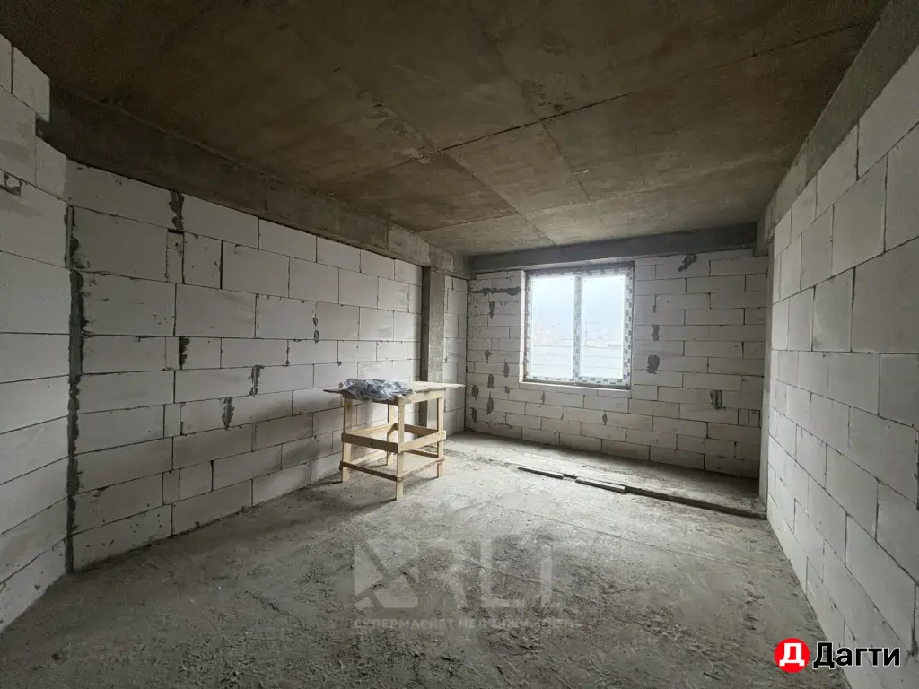 Продается трехкомнатная квартира по улице Аскерханова