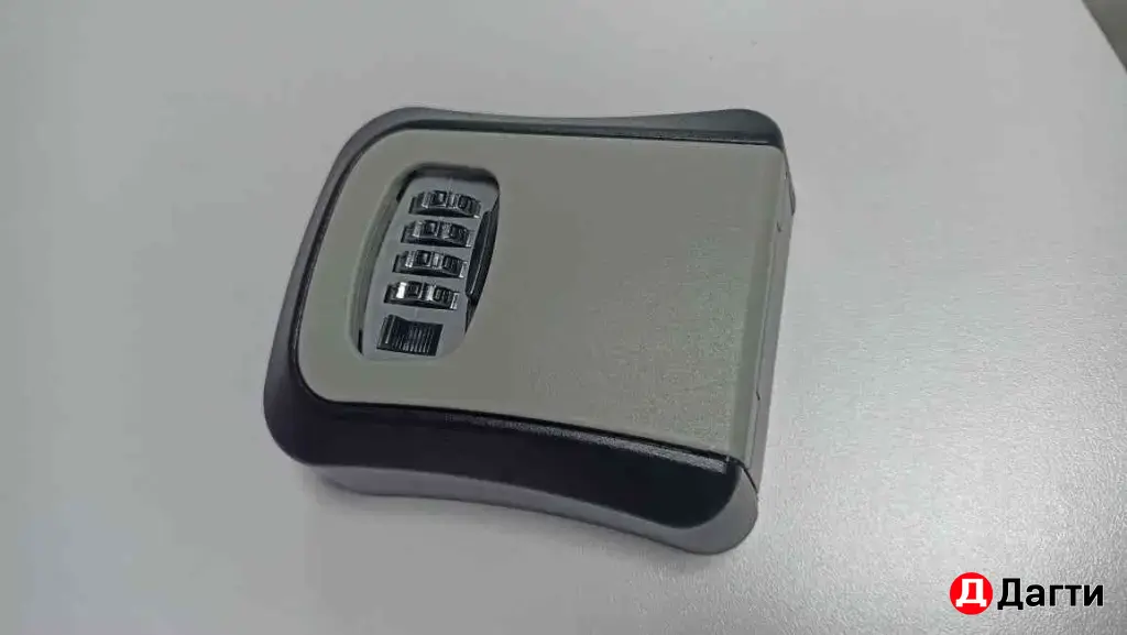 ключница металлическая