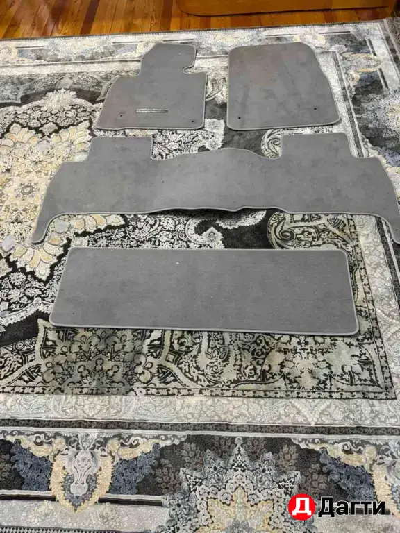Коврики на Land Cruiser 200